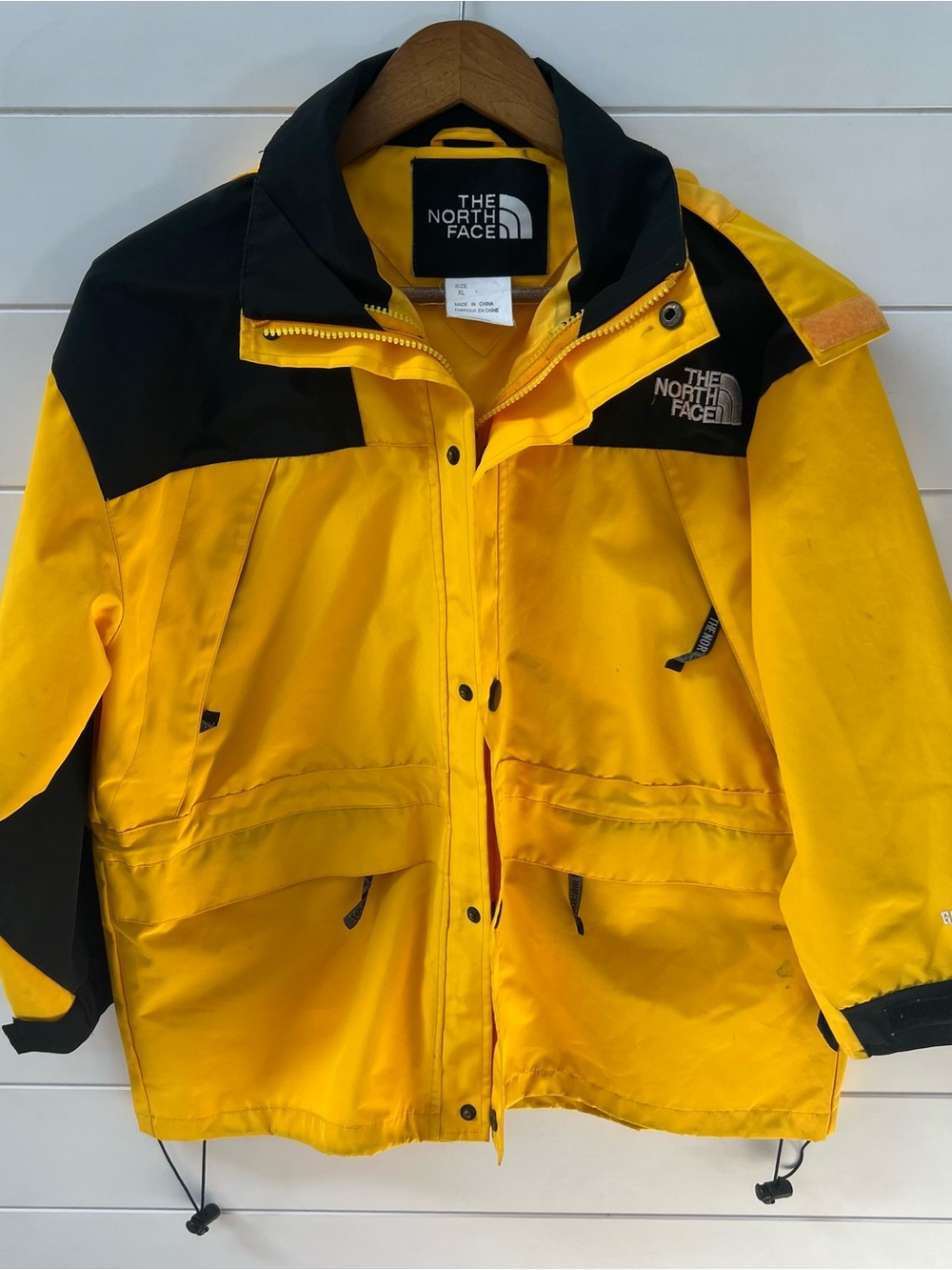 The North Face Kids XL Yellow Black Gore-Tex Jacket Vintage 90s Colorblock
